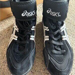 ASICS Jackal wrestling shoes, size 7.5